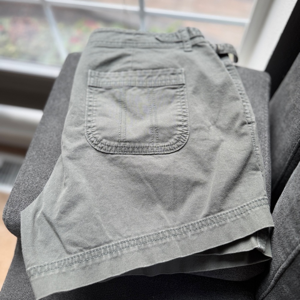 Athleta Olive Green Organic Cotton Utility Shorts Size 8 - Picture 6 of 12